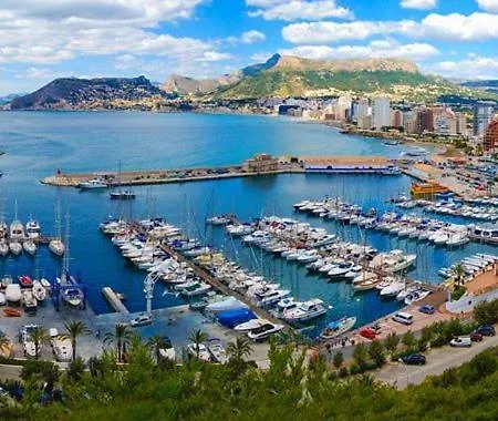 100 M De Playa Κάλπε